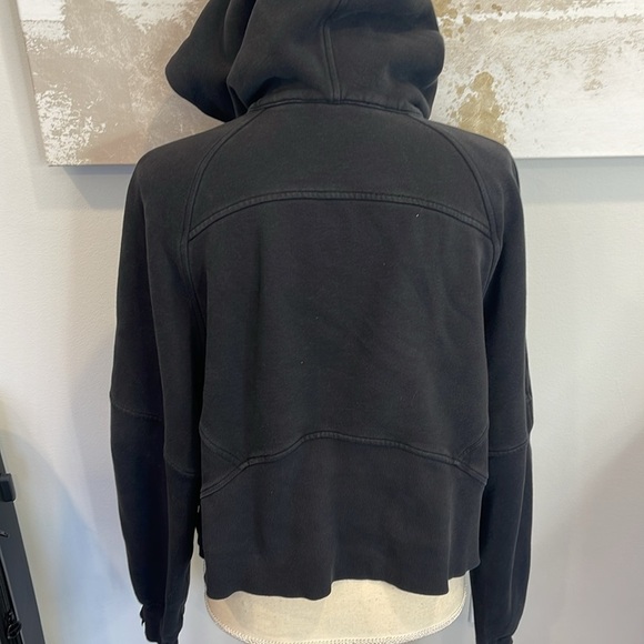Lululemon Black Scuba (M/L) - Picture 5 of 6